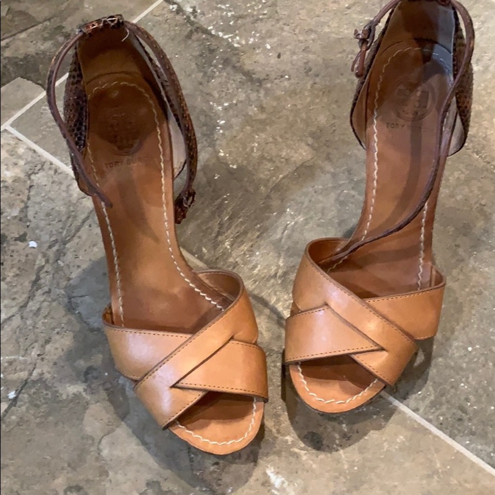 Tory Burch wedge Brown size 6